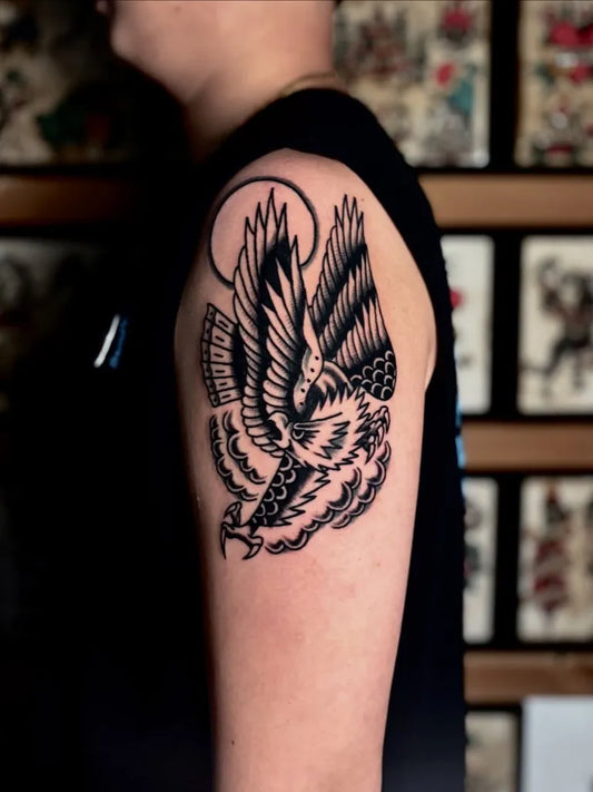 Big American Traditional Eagle with Chains and Sun on Men Shoulder Tattoo by @tattooer_gui