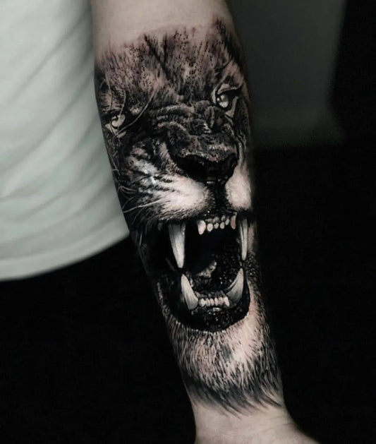 Big Black and Grey Roaring Lion Animal Tattoo on Men Arm by @yayofamilia