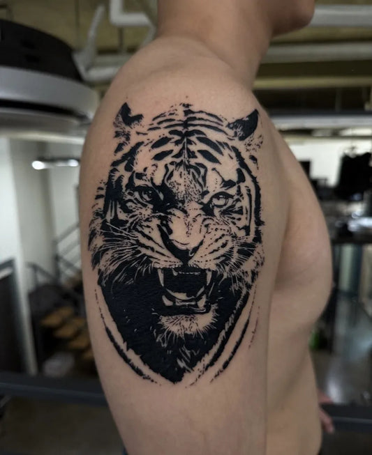 Big Black and Grey Tiger on Men Shoulder Tattoo by @giseo_tattoo