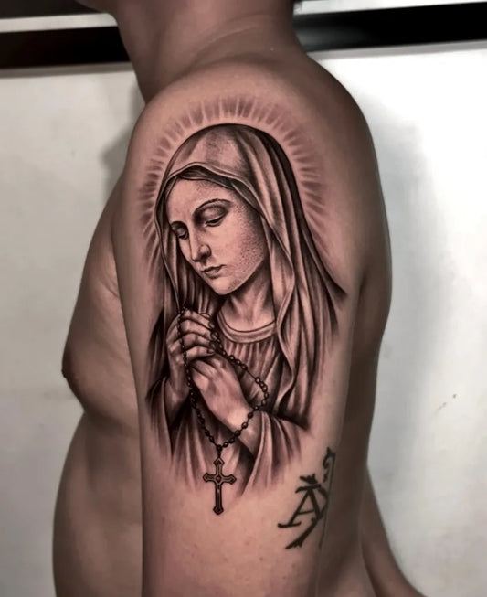 Big Black and Grey Virgin Mary with Rosary Tattoo on Men Shoulder by @makamoko_ttt