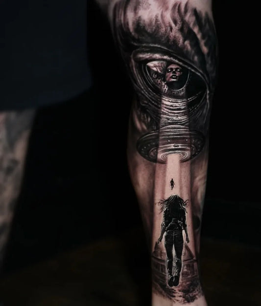 Big Blackwork Alien Eye Woman Thigh Tattoo on Women by @liberty.tattooart