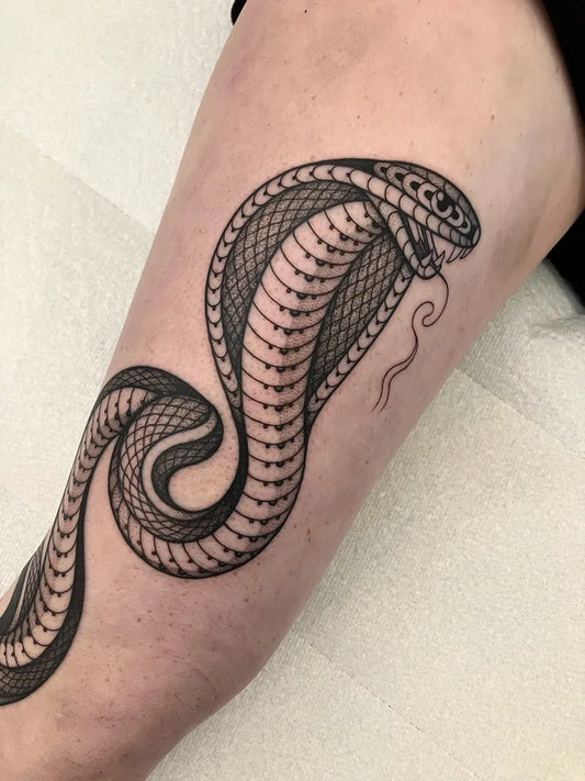 Big Blackwork Snake on Women Thigh Tattoo by @emtattooo