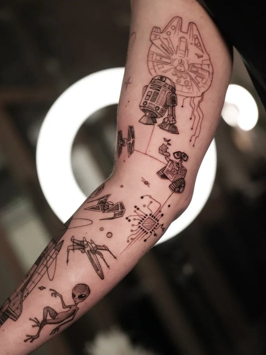 Big Blackwork StarWarsRobotsTattoo on Men Arm by @mariafernandeztattoo