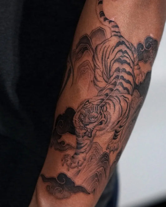 Big Blackwork Tiger Mountain Cloud Tattoo on Men Arm by @zeetattoo