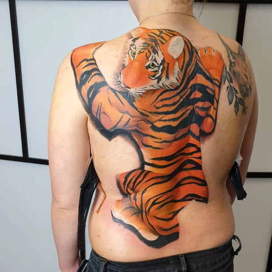 Big Japanese Tiger on Women Back Tattoo by @jelo_tattooart