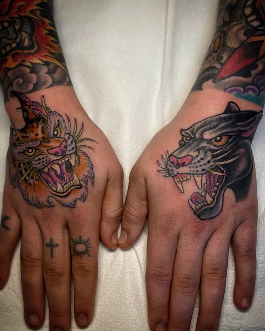 Big Neo Traditional Tiger and Panther on Men Hands Tattoo by @el_guero_tatuero