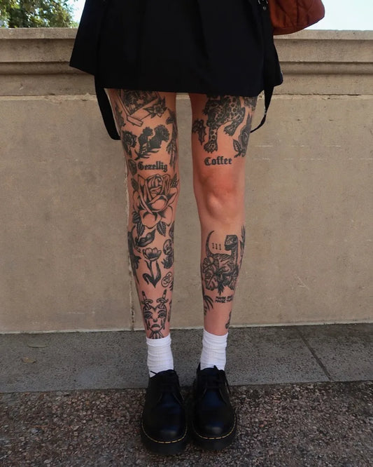 Big Neotraditional Roses and Skull on Women Leg Tattoo by @kellyannshuman