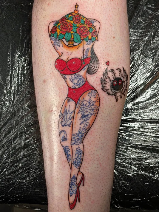 Big Pin Up Pin Up Girl with Lamp and Raven Tattoo on Women Thigh by @beastie_tattoo