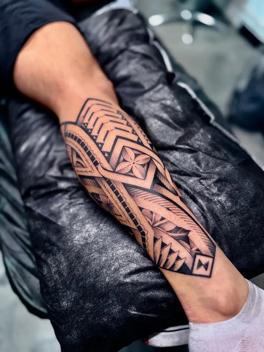 Big Polynesian Geometric Tribal Leg Patterns Tattoo on Men Leg by @thomaskuloloia_juan