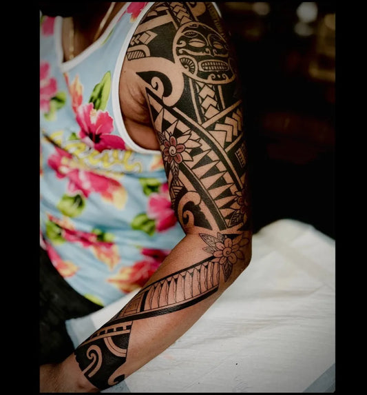 Big Tribal Polynesain patterns on Men Arm Tattoo by @martin.reynold.borneoart