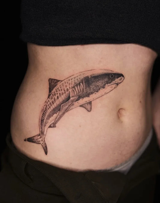 Medium Black and Grey Great White Shark on Women Hip Tattoo by @nature_obscure