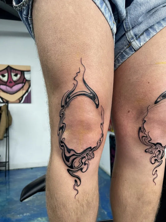 Medium Blackwork Smoke Frame Tattoo on Men Knee by @cahschu.tattoo