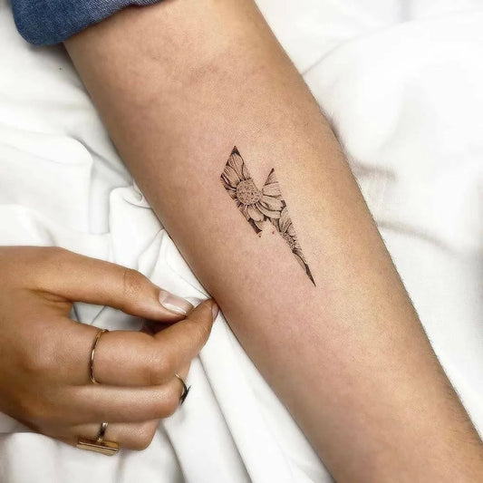 Small FineLine LightningBolt Tattoo on Women Arm by @tatuajespequenos