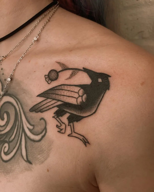 Small Traditional Crow with Poppy Women Shoulder by @motherdagger