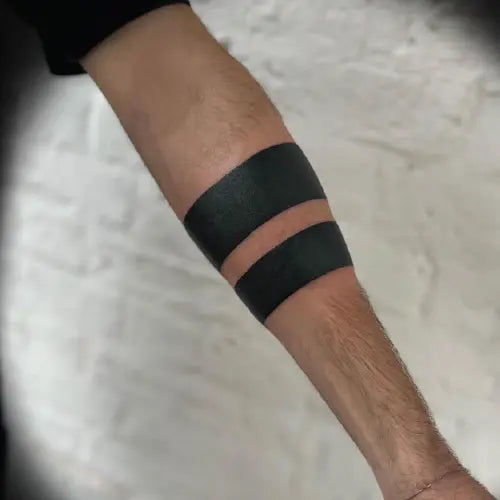 blackwork double armband tattoo