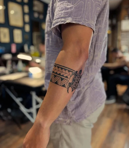 polynesian tribal arm band sea turtle tattoo