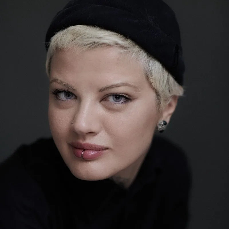 Amsterdam tattoo artist Nina