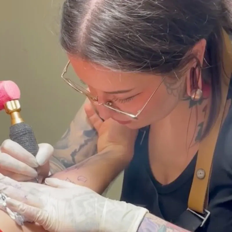 Madrid tattoo artist Alejandra De Miguel Mars