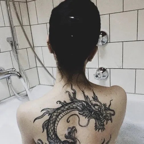tattoo artist nika_paris_tattoo
